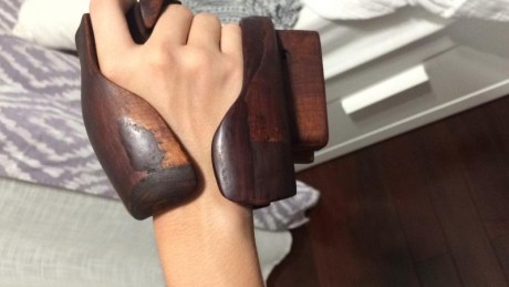 Esta en Alicante capital
Talla S 
Es fija,se puede ajustar con masilla
85€+ portes 30