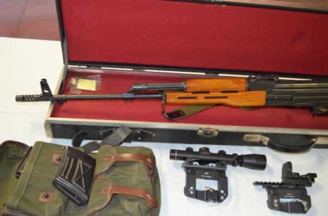 hola buenas.
pues busco este rifle con mira original y al poder ser con accesorios
escucho ofertas
gracias 21