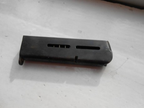 Felices Fiestas:vendo cargador para pistola llama modelo seis calibre 9 corto , es como el de la llama 01