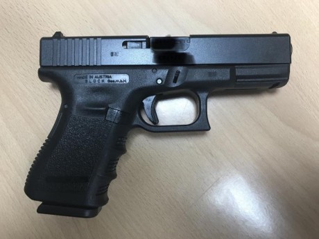 Vendo Glock 19 Gen3, en perfecto estado ni un arañazo o marca en armazón o piezas de acero, no más de 01