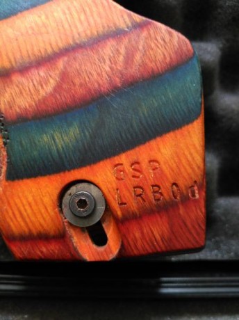 Vendo empuñadura marca Rink de mi Walther GSP. Es laminada y está en perfectas condiciones. No se ha modificado 00