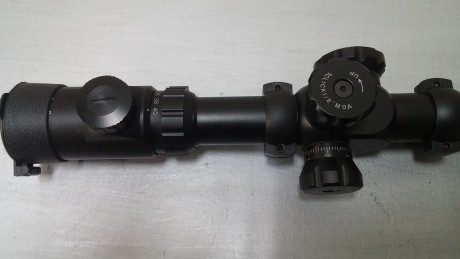 Vendo visor Zos 10-40x50 estado impecable. Precio 90€ portes incluidos a la península. Monturas no incluidas. 00