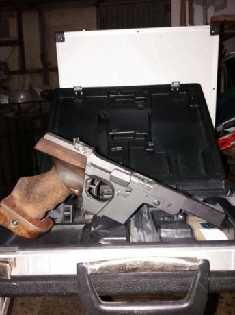 Hola , un amigo del club vende una gsp en un estado magnífico del 32 con el carro adicional del 22 lleva 01