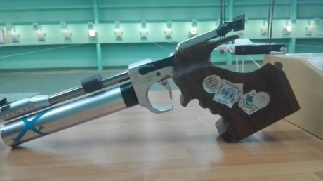 Se vende steyr lp2 modelo compat.  La pistola es de mayo de 2014, viene con una bombona y el precio son 00