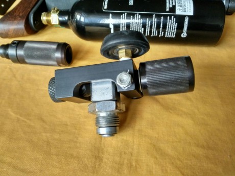 Vendo Airforce  Talón 5.5 con poco uso. Habrá tirado tres cajas de balines.
Visor Airforce 4-16x50.
Tri 52