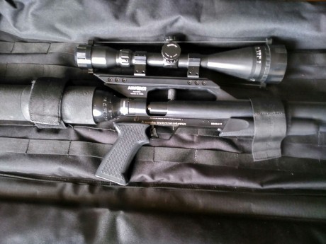 Vendo Airforce  Talón 5.5 con poco uso. Habrá tirado tres cajas de balines.
Visor Airforce 4-16x50.
Tri 92