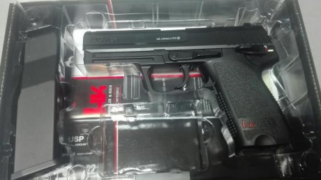 Se vende pistola HK USP de 4,5mm co2 de Umarex,nueva sin uso,ideal para regalar, la mejor pistola calidad/precio 22