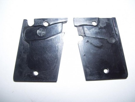 Hola
pongo a la venta unos cuantos pares de cachas de pistolas Star
aqui va el primero 
Pareja de cachas 01