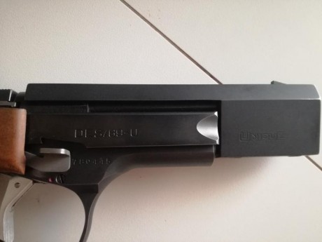 Buenas foreros.
Pongo a la venta mi Unique des 69 U en un estado impecable como vereis en las fotografias.
Se 21