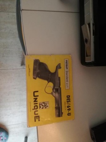 Buenas foreros.
Pongo a la venta mi Unique des 69 U en un estado impecable como vereis en las fotografias.
Se 31