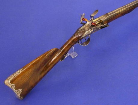 Voy a colocar unas fotos de un arma larga alemana de llave de mecha del siglo XVI. 130