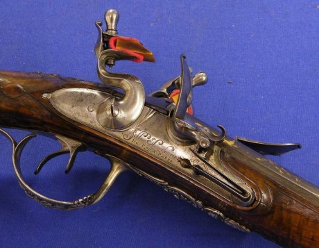 Voy a colocar unas fotos de un arma larga alemana de llave de mecha del siglo XVI. 142
