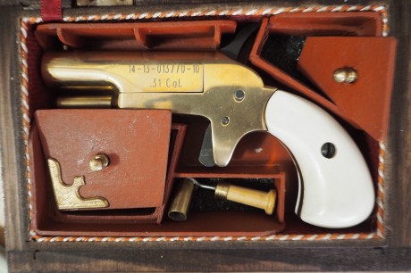 Ver el siguiente enlace. Cambio o vendo.
Saludos al foro.

https://www.armas.es/foros/trueques-e-intercambios/derringer-avancarga-31-por-carabina-ac-1062066?p=3359773#p3359773 01