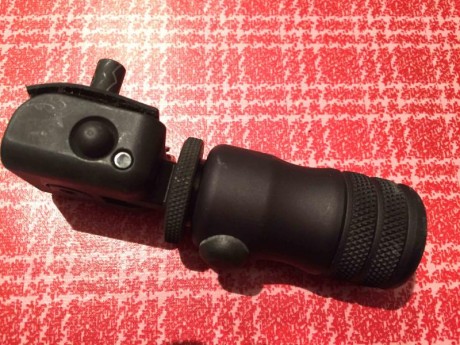 VENDIDO Impecable. Monopie trasero para rifle, 45 euros mas 5 de portes. Esta en Barcelona por si se quiere 00