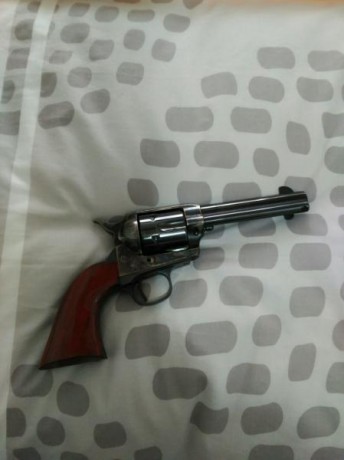 Buenas tardes, como os decía vendo revolver pacemaker Uberti 45lc de cartucho metálico guiado con AE. 02