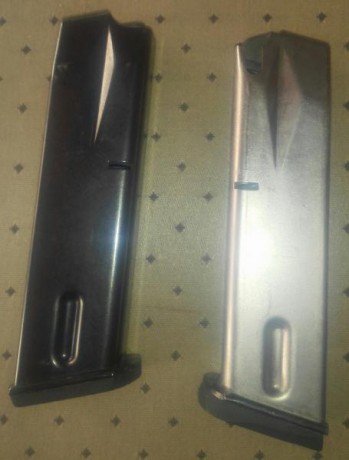 IMG_20180103_005045.jpg Vendo dos cargadores con capacidad para 15 balas de 9mm parabelum. Creo que son 01