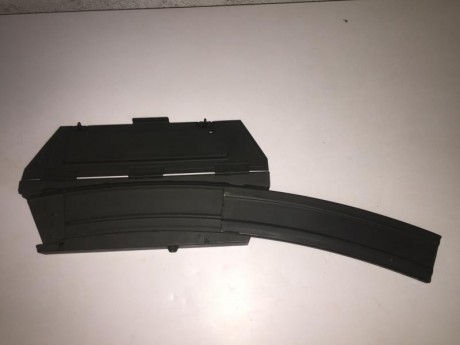 Maquina para llenar cargadores de cetme C, completamente nueva, perfecta, no se  ha usado nunca.
 Precio. 02