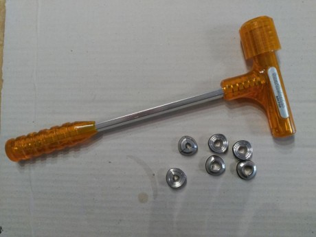 Vendo martillo de inercia para desmontar cartuchos porque los pocos que erró los disparo en entrenamiento 00