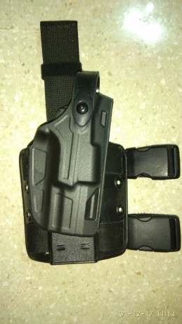 Vendo funda y pernera safariland. La funda es el nuevo modelo 7ts y pernera 6004. La funda es para sig 02