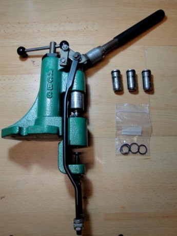 Un amigo me ha encargado que le busque una recalibradora a ser posible rcbs o lyman. Si es posible con 30