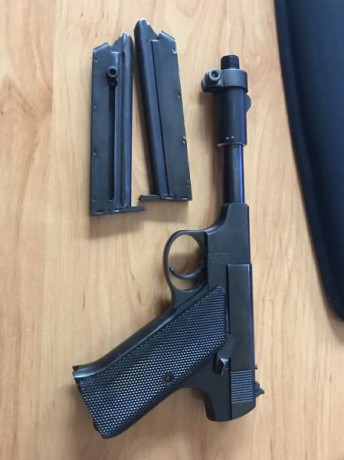 Hola a todos, saco a la venta esta Norinco M-93, es calibre 22 está casi sin uso, con dos cargadores, 00