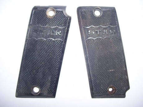Hola
pongo a la venta unos cuantos pares de cachas de pistolas Star
aqui va el primero 
Pareja de cachas 20