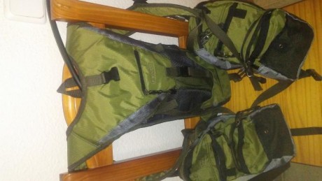 Hola
Hace tiempo me compre esto para ir al campo y al final no lo he usado nunca
Es un camelbak o como 01