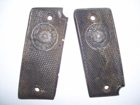 Hola
pongo a la venta unos cuantos pares de cachas de pistolas Star
aqui va el primero 
Pareja de cachas 40