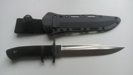 Vendo los siguientes cuchillos nuevos a estrenar:

- ¡¡¡VENDIDOS!!! 2 Unidades del Cuchillo Cold Steel 11