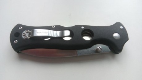 Vendo navaja Navaja Cold Steel Counter Point I nueva a estrenar.

Precio: 59 euros (envío incluido).

 02