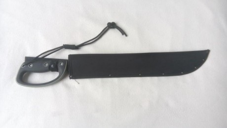 Vendo machete Albainox Espartano nuevo a estrenar.

Ya que estamos en rebajas dejo el precio en 19 euros 02