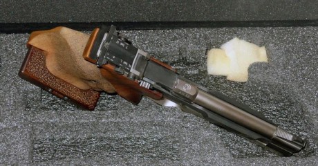 Se vende feinwerkbau AW93 cal 22lr, el arma funciona perfectamente, viene con el maletín original, dos 20