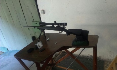 Vendo carabina marca cz 452 de cerrojo, cliente 22, mira telescopica TASCO 4*28, tripode, saco de arena 00