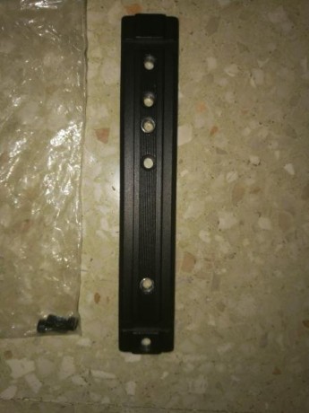 Vendo raíl para miras de rifle. No sé exactamente para que modelo es. Lo compre para una escopeta pero 01