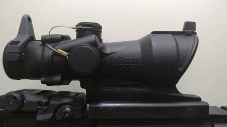 Pongo a la venta este visor ACOG 4x32, de la marca Trijicon. 
Vendido!!!
Gracias 00