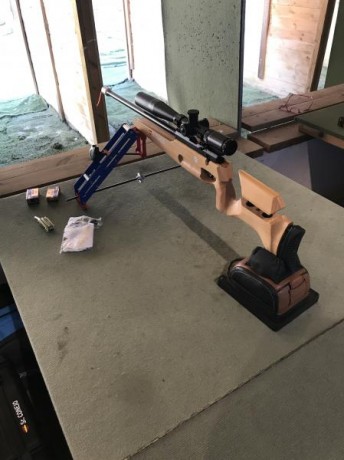 Buenas, vendo carabina Walther kk300 con culata de madera, está en perfecto estado.
Solo la carabina. 02