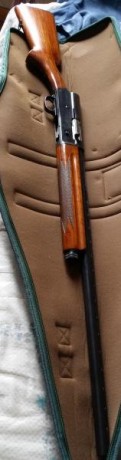 Vendo la mitica escopeta BROWNING auto 5 semiautomatica en perfecto estado 250 euros contesto por privado 00