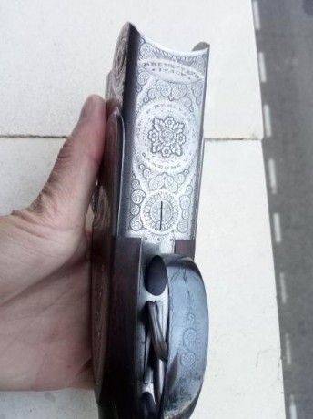 Vendo escopeta superpuesta Beretta SO2.
Escopeta de alta gama, con pletinas largas auténticas y grabados 01