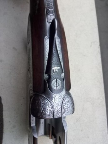 Vendo escopeta superpuesta Beretta SO2.
Escopeta de alta gama, con pletinas largas auténticas y grabados 11