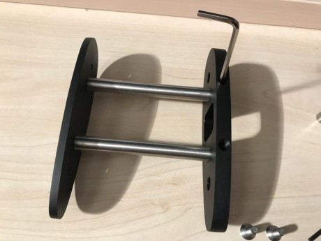 Vendo cantonera de aluminio  para poder alargar la
Culata a los blaser R8 . 150€.La podría fabricar en 01