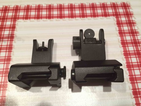 Miras metálicas ligeras tipo FLip Up para situar en rail Picatinny, punto delantero y alza trasera, 40 01