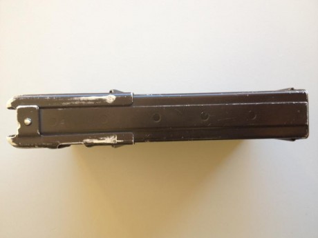 Vendo cargador de fusil HK modelo G-3 perfectamente compatible con CETME.
Capacidad: 20 Cartuchos. 
Usado, 02