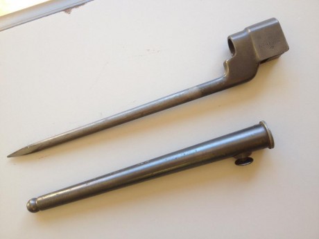Bayoneta británica de pincho para el fusil de cerrojo Enfield Nº4 MkII.
Esta en muy buen estado y se acompaña 00