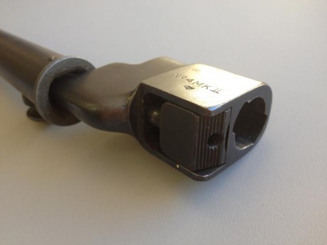 Bayoneta británica de pincho para el fusil de cerrojo Enfield Nº4 MkII.
Esta en muy buen estado y se acompaña 10