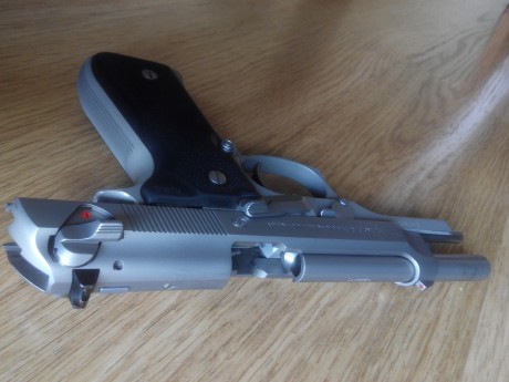 Hola.
Pongo a la venta esta pistola Beretta 92 FS Inox. por un precio de 450 € incluidos los portes.
Se 01