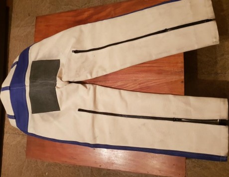 Vendo pantalon de tiro en muy buen estado, por dejar la modalidad. 90€
Talla 52 02