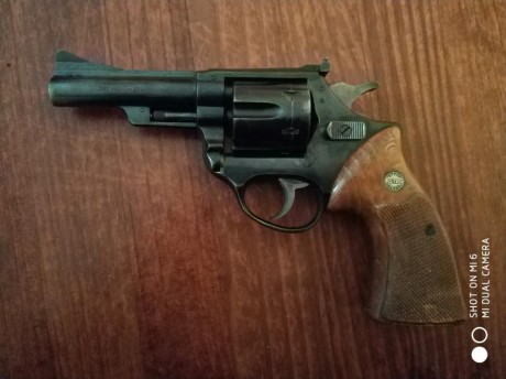 Se vende revolver Astra 357 Mágnum, NUEVO PRECIO  100€ 01