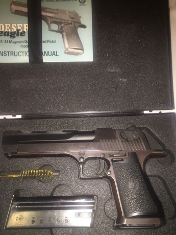 Vendo Desert Eagle 44mag en muy buen estado 1500€ en su maletín original . RETIRADA 00