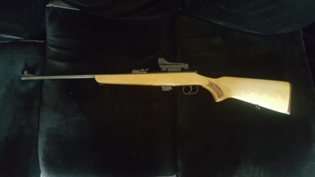 Carabina en perfecto estado de conservación marca Toz mod.17.01 cal. 22lr.
Precio 200 €, se puede ver 02