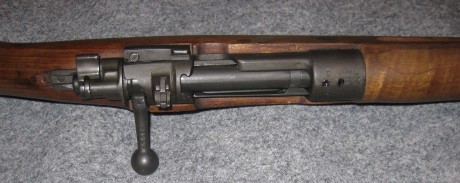 :homer: CETMETON, FR-8 calibre .308 Winchester
Lleva dos agujeros con tape a rosca para carril.(FOTO).
Se 01